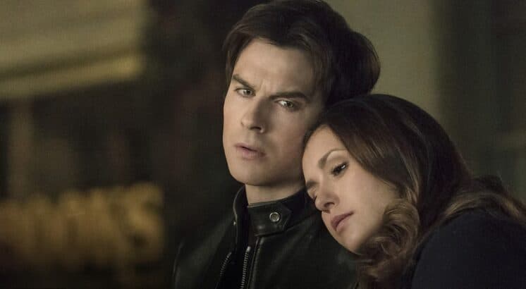 Produtores anunciam o fim da série "Vampire Diaries" em evento