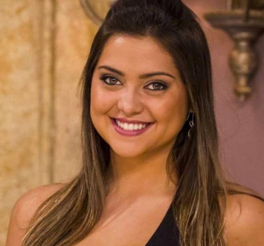 Atriz perde 14 quilos e vira musa da internet; veja fotos!