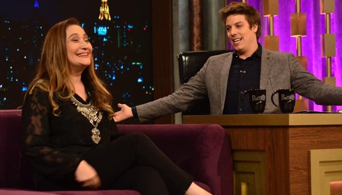 Com Sonia Abrão, talk show de Porchat tem melhor edição desde a estreia