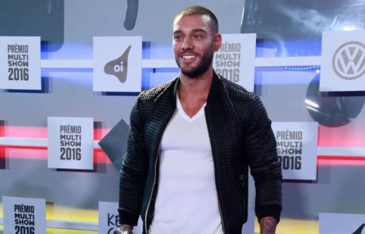 Lucas Lucco exibe tanquinho: "A lavanderia está aberta