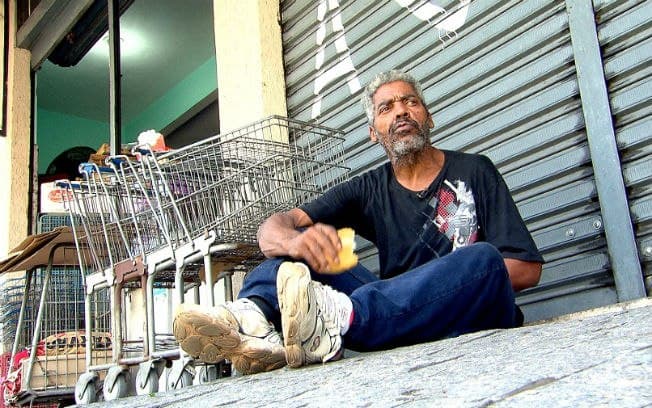 Músico do "Raça Negra" que virou morador de rua reencontra família