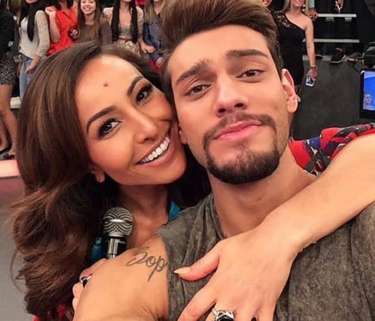 Lucas Lucco revela queda por Sabrina Sato: "Casaria"