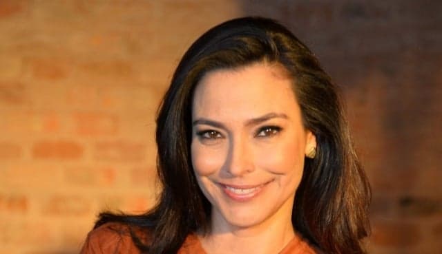 Primeira apresentadora do "Jornal Nacional" relança sua carreira em programa de internet