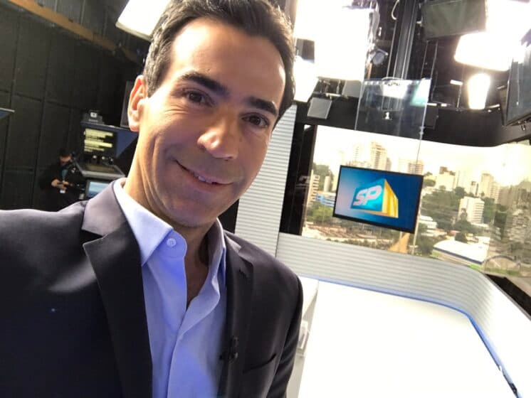 Globo retira obrigação de gravatas em jornais