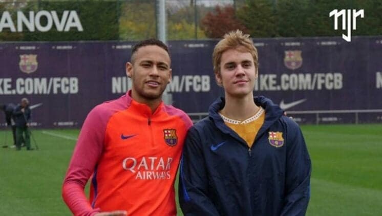 Justin Bieber visita Neymar, marca gol e posa com David Brazil