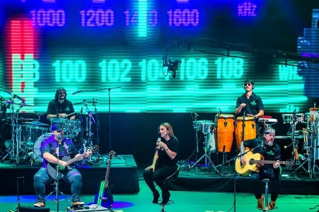 Ivete Sangalo grava participação em DVD da banda Raimundos