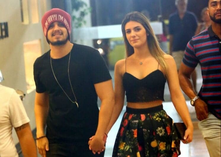 Pela terceira vez, Luan Santana reata namoro com Jade