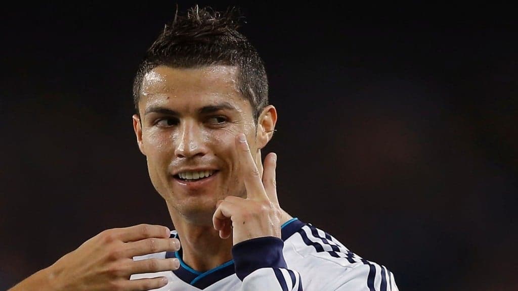 Cristiano Ronaldo confirma nascimento de gêmeos