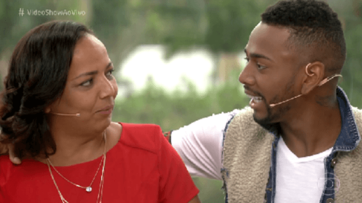 Nego do Borel fala sobre vida pessoal e constrange a mãe no "Vídeo Show"