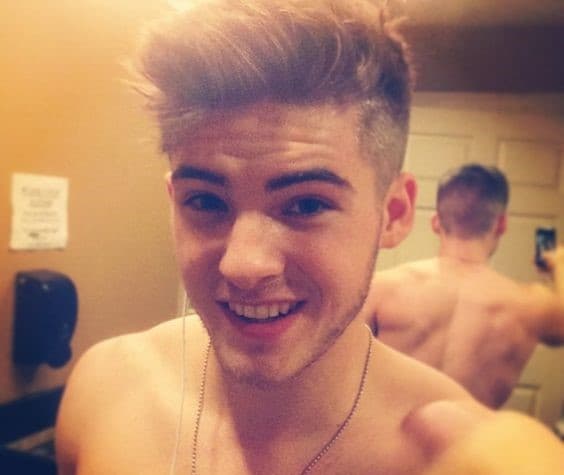 Ator Cody Christian está abalado após vazar vídeos íntimos