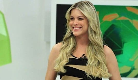 Completando 10 anos no ar, "Jogo Aberto" vence dois programas da Record na audiência