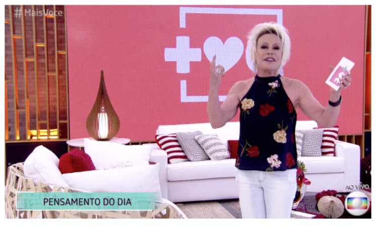 Ana Maria Braga volta de férias com novo cenário e visual; confira como ficou!