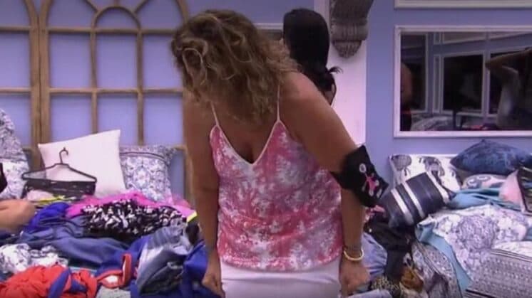 "BBB 17": Ieda se irrita com a produção do programa e reclama