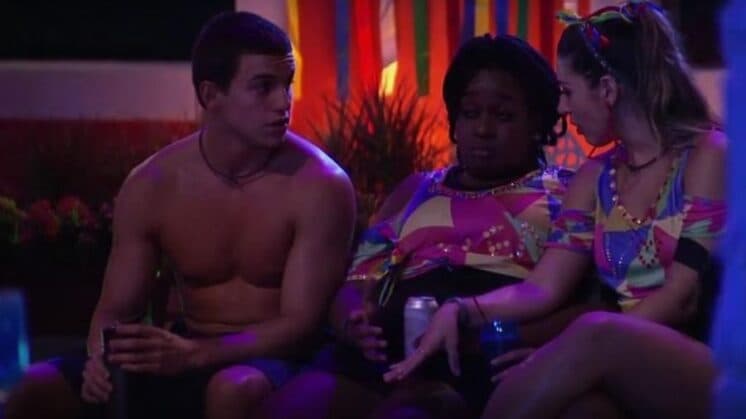 "BBB17": Desprezada, Roberta afirma que participante da casa é gay!