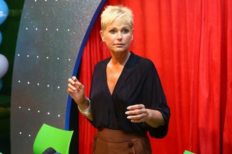 Xuxa é chamada de velha e surpreende com a resposta