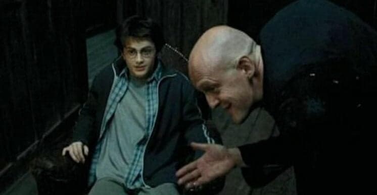 Ator de "Harry Potter" sofre acidente e quebra o pescoço