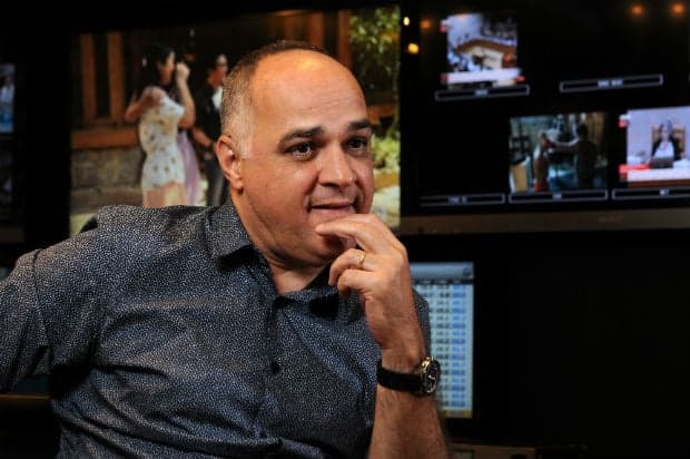 "A Netflix encomenda, aqui temos um estúdio", alfineta diretor global