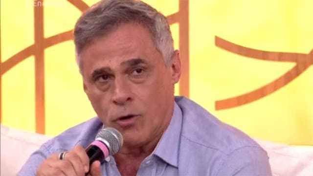 Na Globo, ator Oscar Magrini insinua que a culpa do assédio é das mulheres