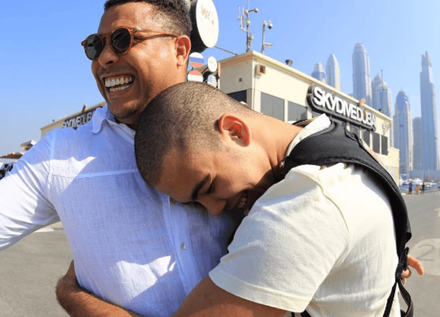 Ronaldo é só amores ao filho Ronald (Foto: Reprodução) Ronaldo é só amores ao filho Ronald (Foto: Reprodução)