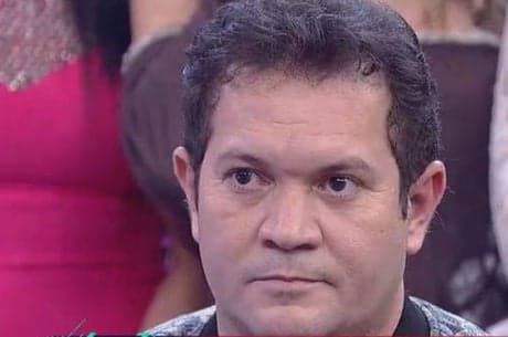 Ximbinha se casa com antiga amante e a leva para morar na casa que era de Joelma