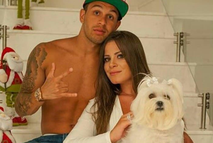 Jogador do São Paulo abandona família, deixa avó passar necessidades e dá apartamento luxuoso pra sogra