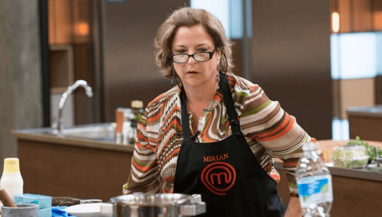 Participante do "Masterchef" rejeitada pelo público tem prato elogiado e internet detona; confira