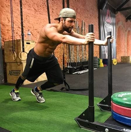 Galã português Pedro Carvalho 'seca' com crossfit Foto: Reprodução Instagram Galã português Pedro Carvalho 'seca' com crossfit Foto: Reprodução Instagram