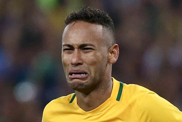 Com má vontade, Neymar assume fim de namoro com Marquezine e manda recado para ela