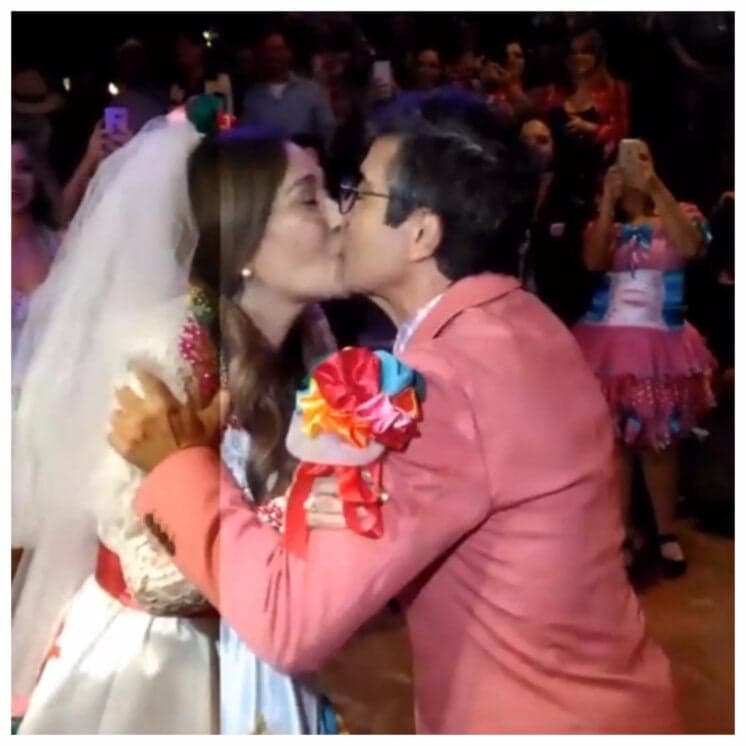 Sonia Abrão "se casa" com João Klebber em festa de aniversário da apresentadora