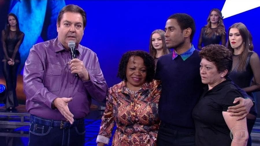 Faustão e a família do ator Ícaro Silva Faustão e a família do ator Ícaro Silva