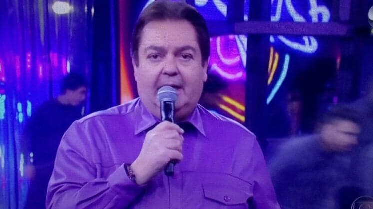 Faustão comete gafe ao mencionar novela de sucesso em seu programa