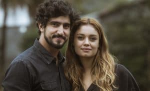 Renato (Renato Góes e Alice (Sophie Charlotte) em "Os Dias Eram Assim" (Foto: Globo/Mauricio Fidalgo) Renato (Renato Góes e Alice (Sophie Charlotte) em "Os Dias Eram Assim" (Foto: Globo/Mauricio Fidalgo)