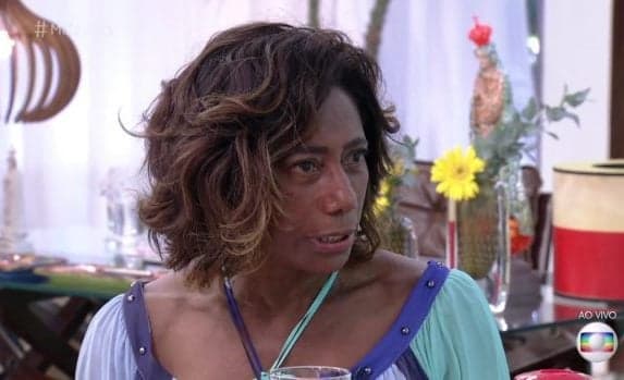 Gloria Maria para seguidora em rede social: 'Se olhe no espelho'