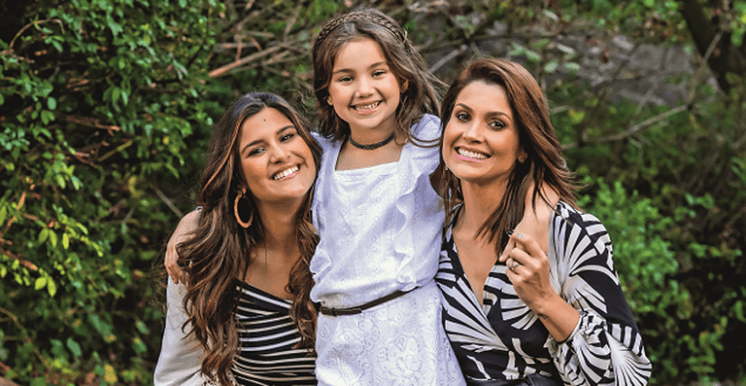 Semelhança entre Giulia Costa e Flávia Alessandra mais uma vez choca internautas