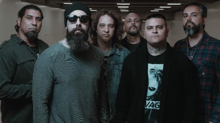 Tico Santa Cruz comemora os 20 anos da banda "Detonautas"