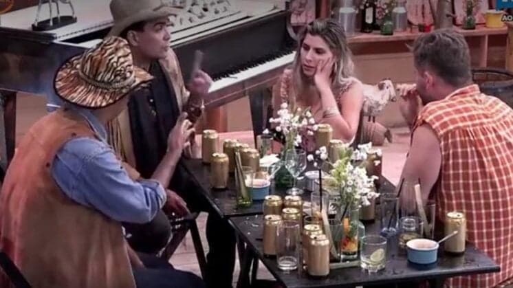 "A Fazenda": Após briga feia, Ana Paula Minerato e Fábio Arruda lavam roupa suja e selam amizade