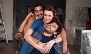 Vinicius Redd, Mariana Molina e Guilherme Dellorto protagonizam a série "Perrengue". (Foto: Divulgação) Vinicius Redd, Mariana Molina e Guilherme Dellorto protagonizam a série "Perrengue". (Foto: Divulgação)
