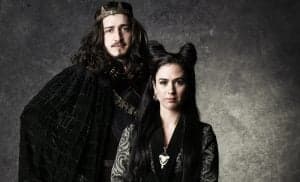 Rodolfo (Johnny Massaro) e Lucrécia (Tatá Werneck) em "Deus Salve o Rei" (Foto: Globo/Sergio Zalis) Rodolfo (Johnny Massaro) e Lucrécia (Tatá Werneck) em "Deus Salve o Rei" (Foto: Globo/Sergio Zalis)