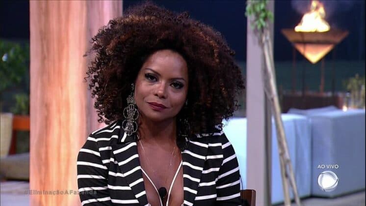 Após ser eliminada, Adriana Bombom deve retornar ao reality A Fazenda