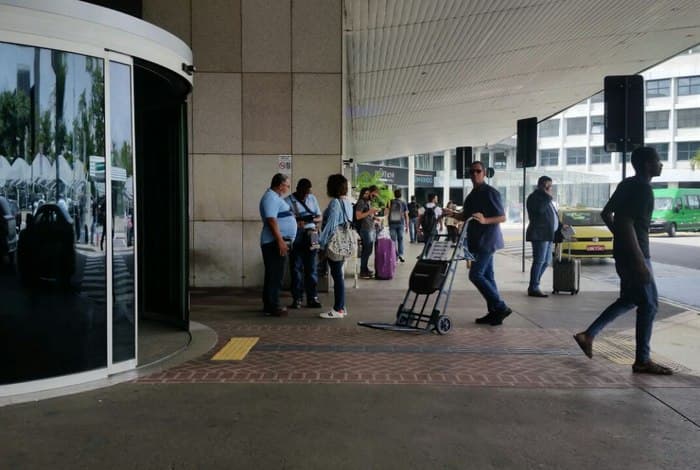 Glória Maria explica o que a fez ser multada em aeroporto do Rio de Janeiro