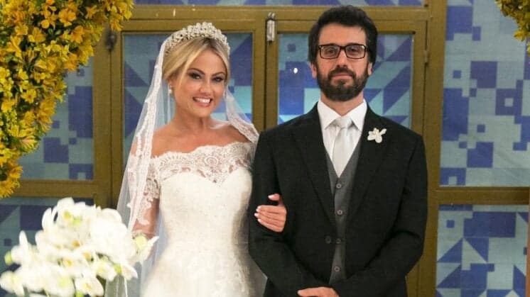 Ellen Roche revela que recebe mensagens de fãs por casamento com Samuel em O Outro Lado do Paraíso
