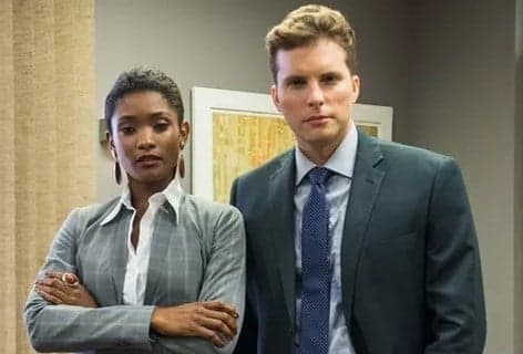Raquel e Patrick se unem para provar sanidade mental de Clara