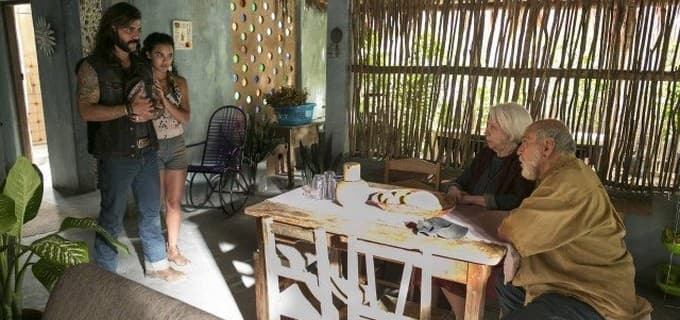 Em O Outro Lado do Paraíso, Mercedes não gosta do envolvimento da neta com Mariano: "Fique longe dele"