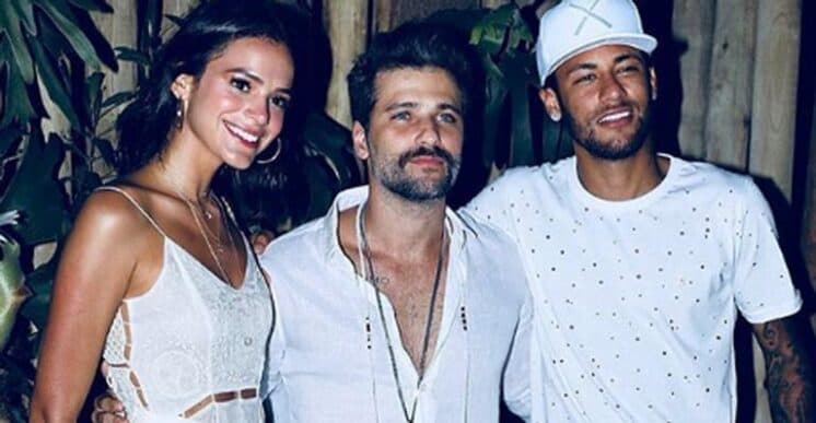 Bruno Gagliasso posa ao lado de Neymar e Bruna Marquezine e faz afirmação