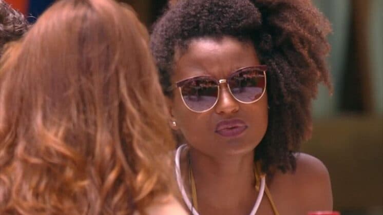 BBB18: Após ser indicada ao paredão, Nayara tenta conversar com Ana Clara