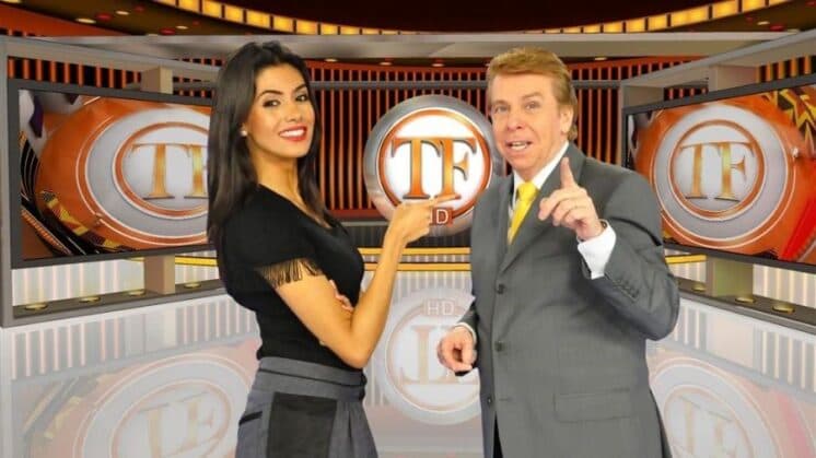 Flávia Noronha comemora 8 anos com Nelson Rubens no TV Fama: "Um mestre"
