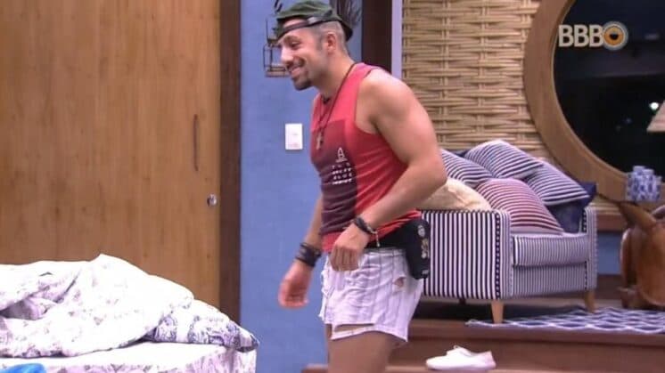 BBB18: Kaysar acha que big fone vai tocar e arma plano