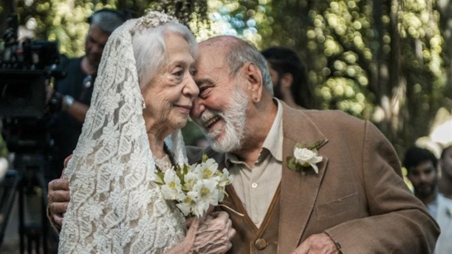 Josafá e Mercedes em esperada cena de casamento (Foto: Globo/Raquel Cunha) Josafá e Mercedes em esperada cena de casamento (Foto: Globo/Raquel Cunha)