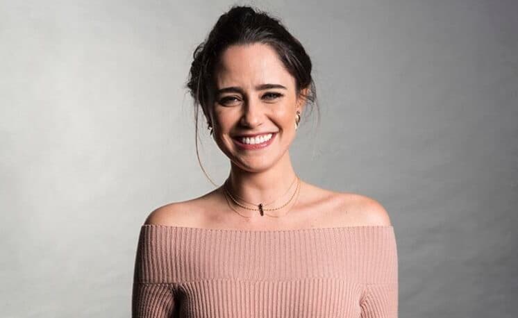 Com medo de ter imagem associada à Record, Fernanda Vasconcellos abandona projeto da emissora