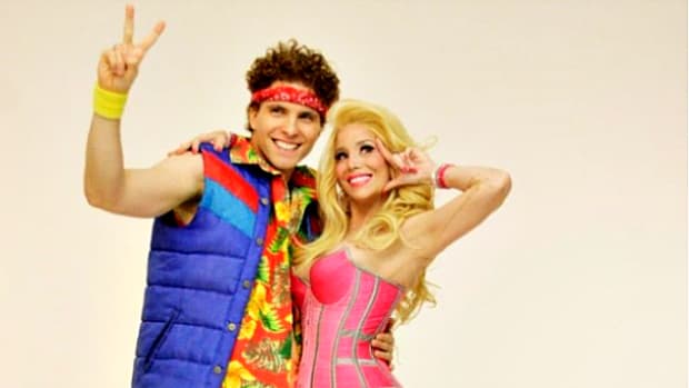 Thiago Fragoso e Danielle Winits na peça Xanadu (Foto: Reprodução) Thiago Fragoso e Danielle Winits na peça Xanadu (Foto: Reprodução)